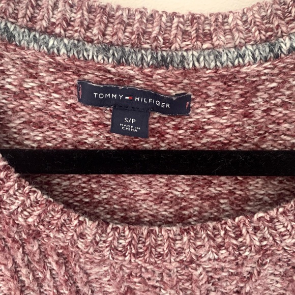 TOMMY HILFIGER SWEATER - Picture 1 of 2
